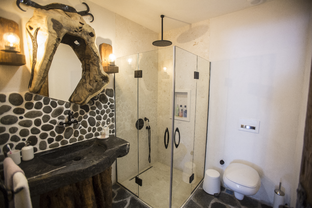 Villa Elmalı Bath & Restroom Views