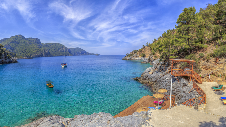 What Makes an Estate Feel Like a Private Island?